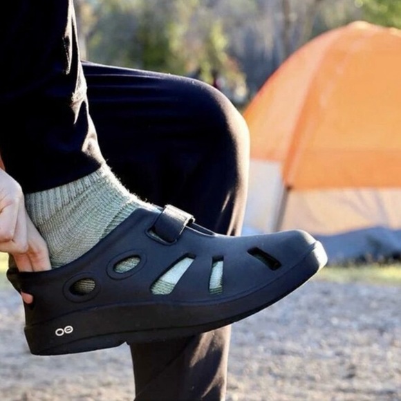 👞Oofos Unisex Adult OOCandoo Black Athletic Recovery Sandal - Men/7| Women/9 - Picture 4 of 16